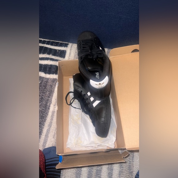 Adidas superstar. Lady size 8 - Picture 2 of 6